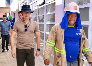 David Almeida vistoria UBSs de porte 4 e acompanha obras da nova sede do Implurb