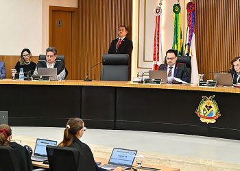 Pleno do TCE-AM multa presidente da Câmara de Itapiranga em R$ 15 mil