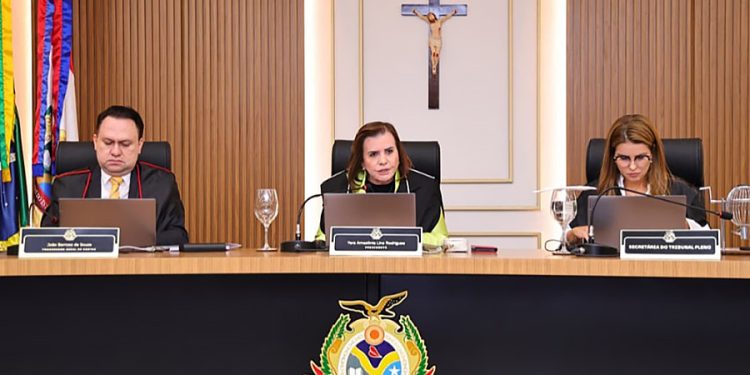 Vem aí o novo concurso público do TCE-AM; veja os detalhes Vem aí o novo concurso público do TCE-AM; veja os detalhes