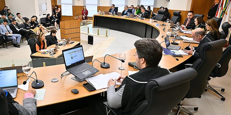 TCE-AM multa secretário de Educação de Autazes em R$ 31,1 mil