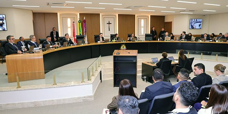 TCE-AM aplica multa de R$ 13,6 mil ao prefeito de Itamarati por abandono de UBS
