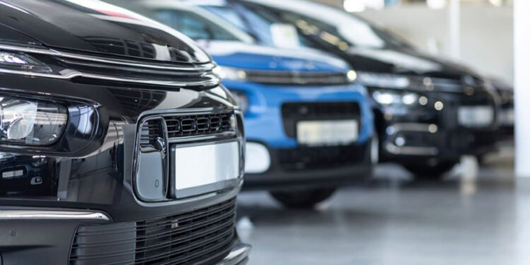 Polícia investiga loja de veículos acusada de receptação de carros em Manaus