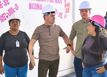 Policlínica Djalma Batista, na Compensa, tem obra de reforma e ampliação vistoriada por David Almeida