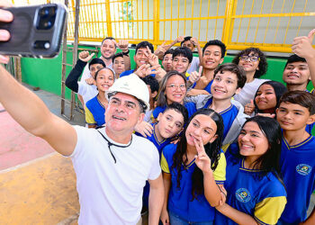 Obras em quatro escolas municipais são vistoriadas por David Almeida