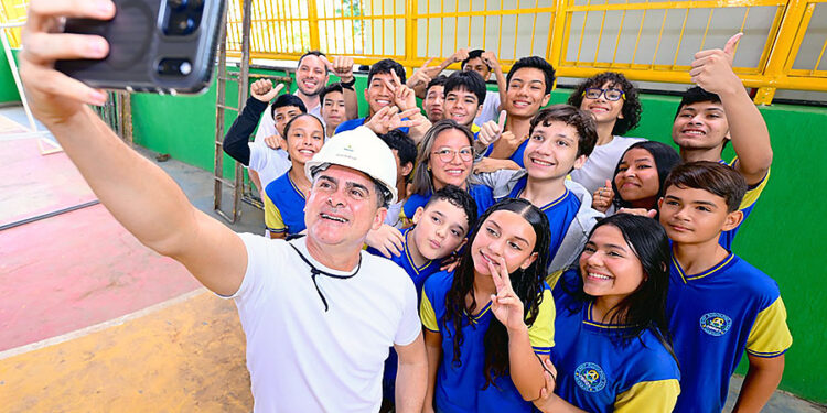 Obras em quatro escolas municipais são vistoriadas por David Almeida