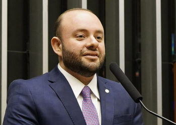 Deputado Fausto Jr. propõe lei para ampliar a detecção precoce do câncer de colo do útero pelo SUS