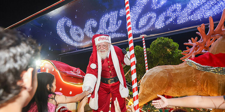 Prefeitura de Manaus leva Caravana Natalina à orla da Ponta Negra