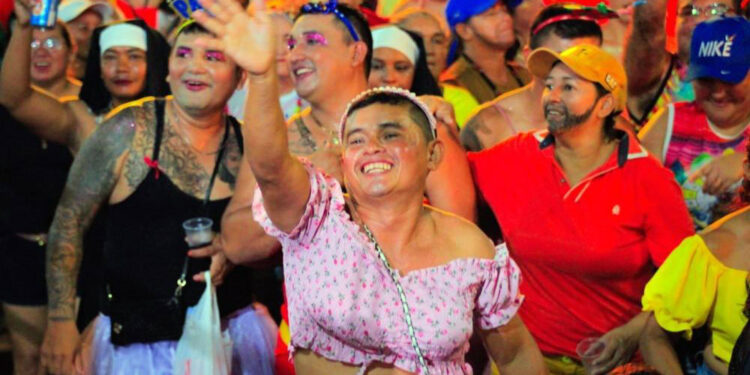 Veja o calendário oficial das bandas e blocos de Carnaval, divulgado pela Prefeitura de Manaus