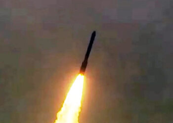 Foguete que levava satélites brasileiros some após lançamento na Índia