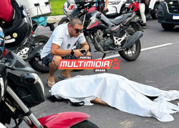 Vídeo – Mulher na garupa de moto é atropelada duas vezes em acidente grave na av. das Torres