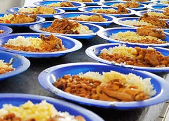 Doze toneladas de alimentos para merenda serão enviadas, daqui a pouco, para escolas ribeirinhas, informa Prefeitura de Manaus