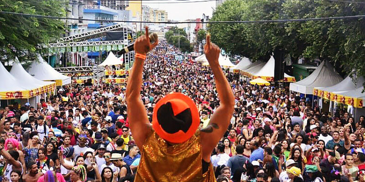 Hoje tem as bandas da Bica e Difusora, no Centro de Manaus; veja os horários e atrações