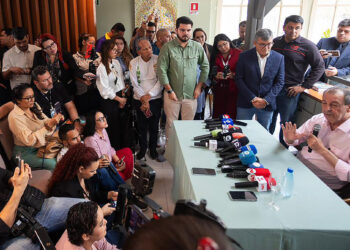 Omar reúne lideranças de Manaus e interior e abre diálogo para criação de plano de governo