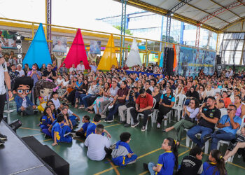 Ano letivo em Manaus foi aberto hoje pelo prefeito David Almeida, com promessa de mais investimentos em Educação