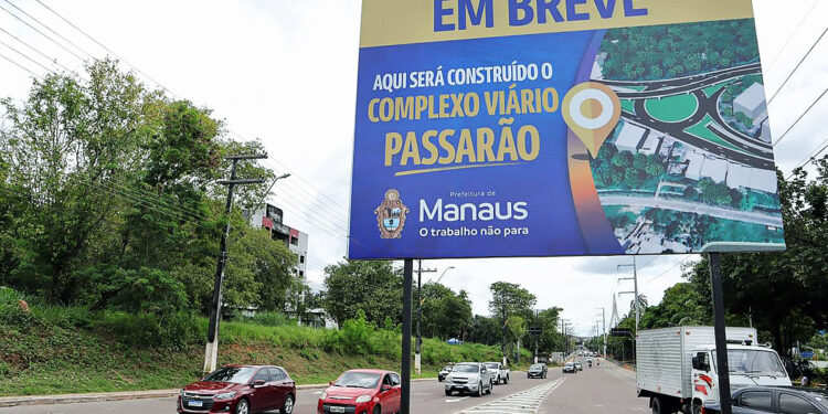 Trecho da estrada da Ponta Negra é interditado para início da obra do complexo viário Passarão