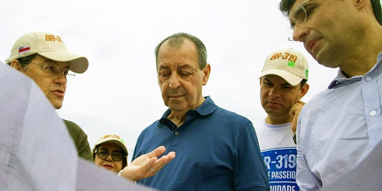 Omar Aziz: “obras no trecho do meio da BR-319 devem começar em maio” Omar Aziz: “obras no trecho do meio da BR-319 devem começar em maio”