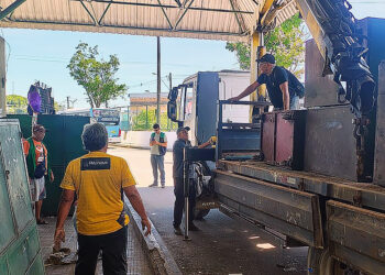 T3 tem bancas irregulares removidas pela Prefeitura de Manaus para garantir mais limpeza e organização