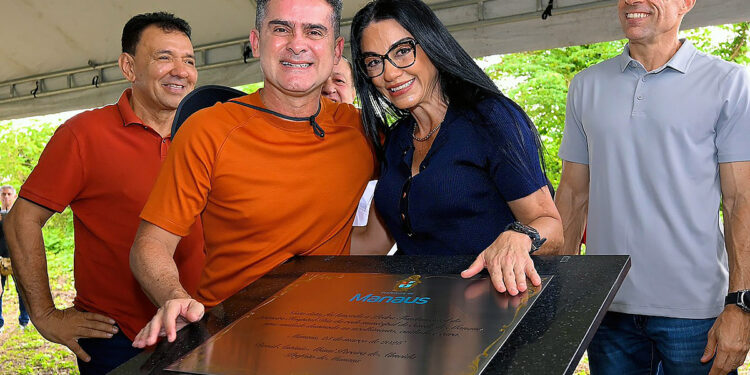 Primeiro Hospital-Dia de Manaus tem pedra fundamental lançada pelo prefeito David Almeida