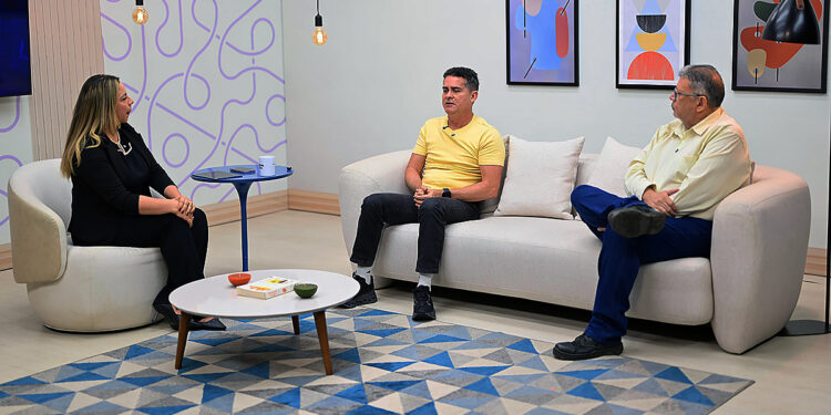 David Almeida apresenta propostas para o AM e critica ex-governador