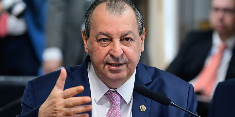 Omar Aziz diz que juíza que suspendeu licitação da BR-319 está “tecnicamente equivocada”