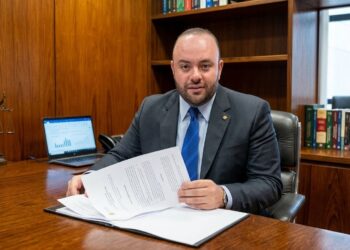 Após fake news, deputado Fausto Júnior reafirma apoio ao fim da escala 6×1