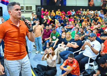 David Almeida reúne 600 lideranças em Manaus e prepara mobilização para atuar nos bairros