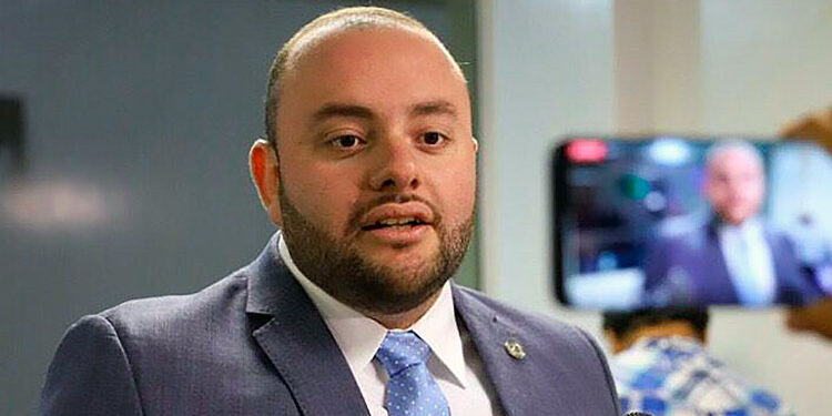 Projeto de Fausto Jr, que endurece pena para escapamentos adulterados e poluição sonora, é aprovado em comissão