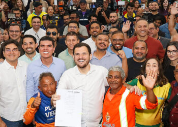 Mais de 30 mil servidores da Prefeitura de Manaus têm salário e auxílio-alimentação reajustados