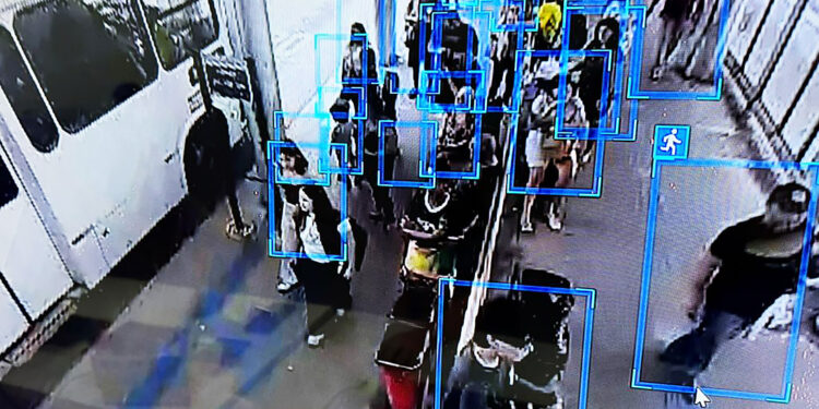Sistema de inteligência artificial, com reconhecimento facial, será ampliado nos terminais e estações de ônibus em Manaus Sistema de inteligência artificial, com reconhecimento facial, será ampliado nos terminais e estações de ônibus em Manaus