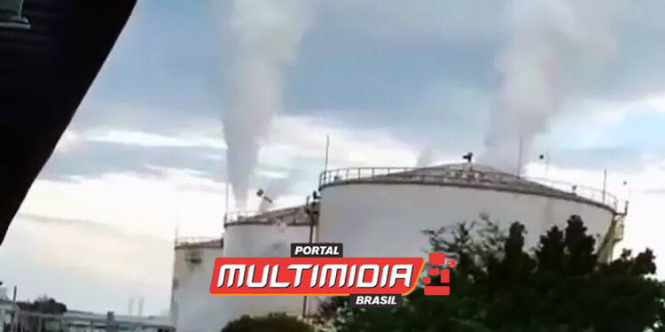 Gás tóxico continua vazando após 48 horas da falha no tanque em fábrica da ZFM Gás tóxico continua vazando após 48 horas da falha no tanque em fábrica da ZFM