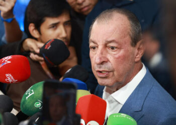 Omar Aziz: “Vou construir mais escolas de tempo integral, na capital e interior, e recuperar a educação no AM” Omar Aziz: “Vou construir mais escolas de tempo integral, na capital e interior, e recuperar a educação no AM”