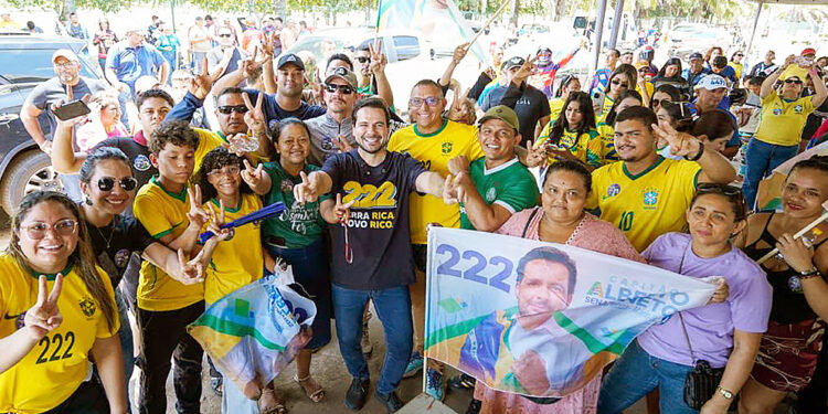 Moradores de Itacoatiara declaram apoio a Alberto Neto, como senador do Amazonas
