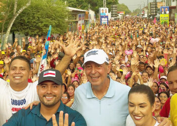 Omar é recebido por multidão em Urucurituba e Boa Vista do Ramos e propõe expansão dos cursos da UEA