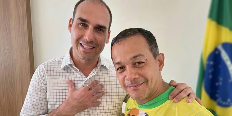 Sete de setembro terá grande mobilização na Ponta Negra, confirmam Eduardo Bolsonaro e Delegado Pablo; assista ao vídeo Sete de setembro terá grande mobilização na Ponta Negra, confirmam Eduardo Bolsonaro e Delegado Pablo; assista ao vídeo