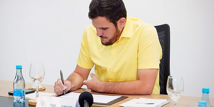 Renato Junior autoriza promoção para 7.616 servidores da Semed, Semsa e Semef Renato Junior autoriza promoção para 7.616 servidores da Semed, Semsa e Semef