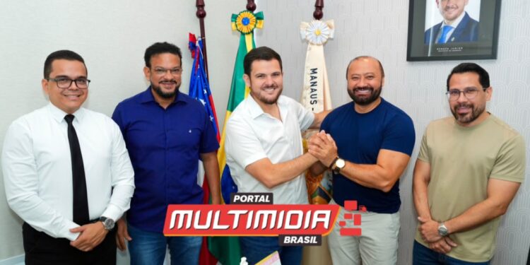 No dia do Servidor Público, prefeito Renato Junior convoca mais de 1,5 mil concursados da Semed No dia do Servidor Público, prefeito Renato Junior convoca mais de 1,5 mil concursados da Semed